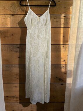 Vintage Victoria’s Secret Gold LabelIvory Slip Dress with Floral Jacquard NWT L